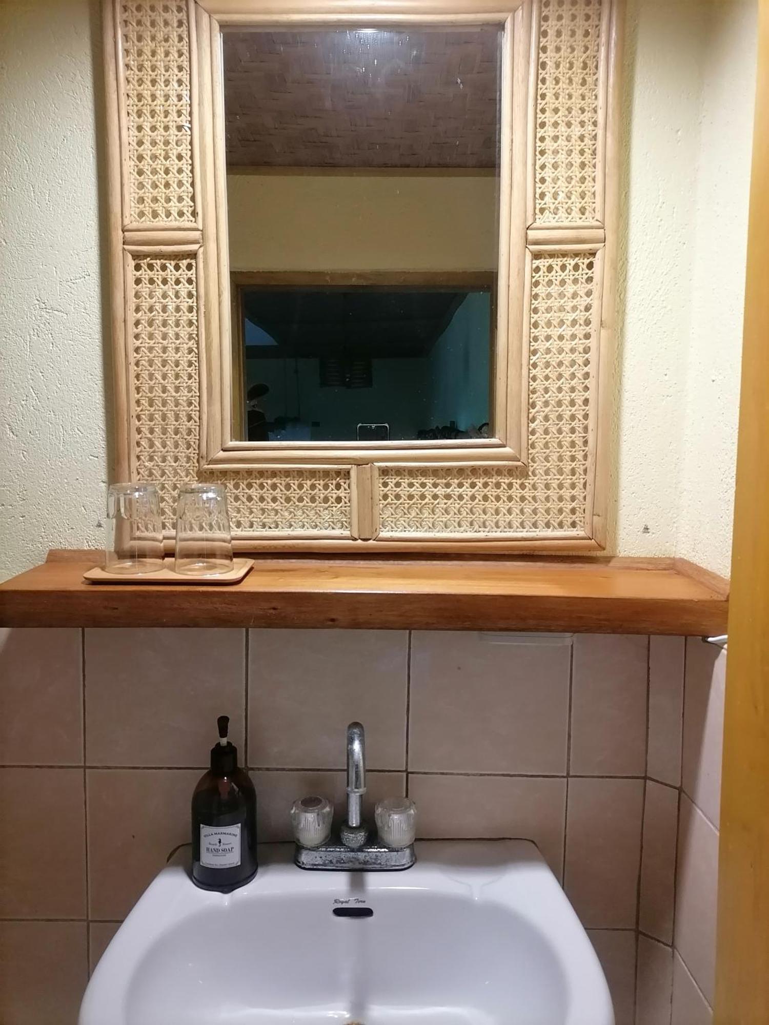 Villa Marmarine Beach Resort & Restaurant シキホール エクステリア 写真